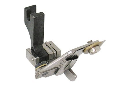 P743 右傍關(guān)刀落貼壓腳(蝴蝶用)