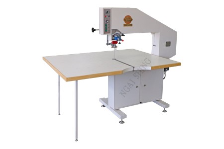 NS-810 氣墊運剪刀床